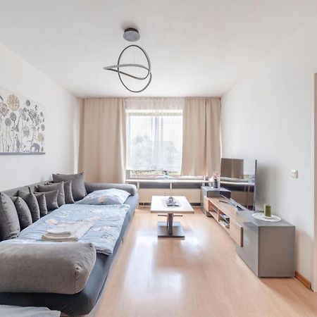 Schoene, Moeblierte Wohnung Mit Balkon Und Tiefgarage Düsseldorf Esterno foto